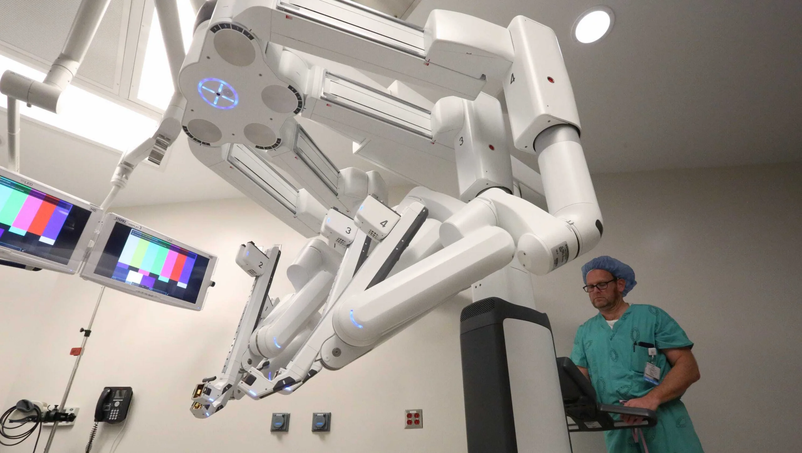 Robot hỗ trợ phẫu thuật hoạt động như thế nào 1